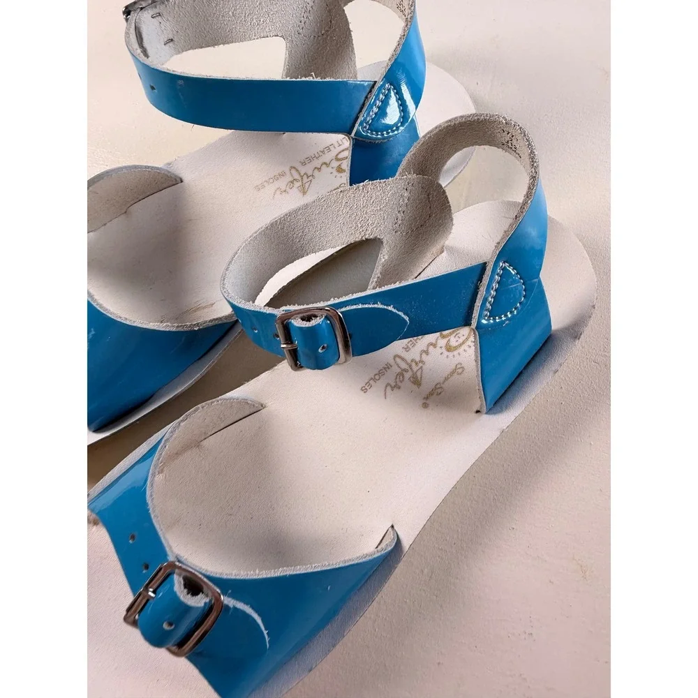 Salt Water Sun-San Surfer Kids Size 2 Blue Y2k Patent Leather Strappy Sandals